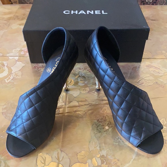 Brand new authentic Chanel heeled booties (pump) - Picture 5 of 7